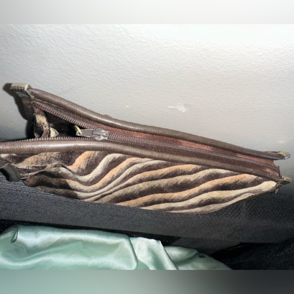 Ella Firenze Velvet Floral Cosmetic Bag Pouch - Picture 4 of 13